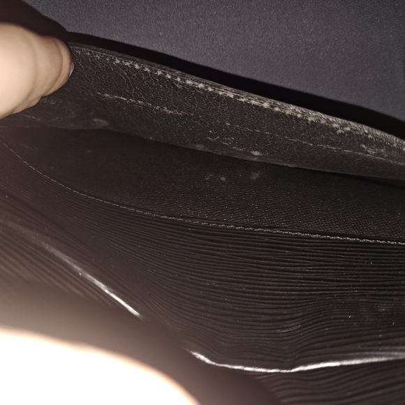 Louis Vuitton Black Epi Jeune Fille Crossbody - Picture 9 of 15